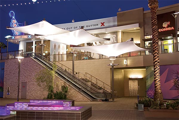 Del Amo Fashion Center | Covered Walkway