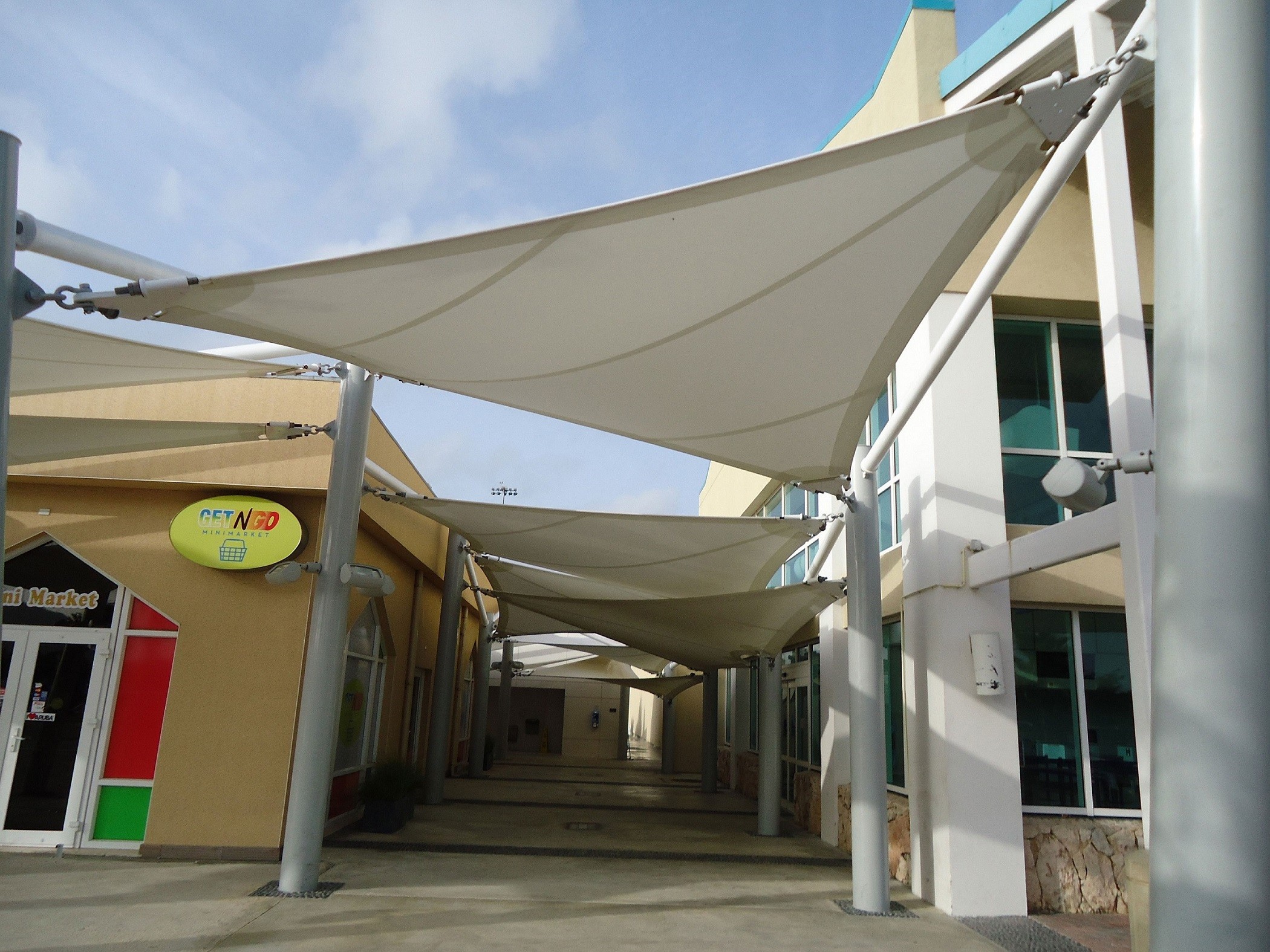 FabriTec Structures_Aruba Airport Walkway_2013